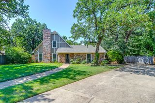 5716 Tumbleweed Court, Arlington, TX 76017