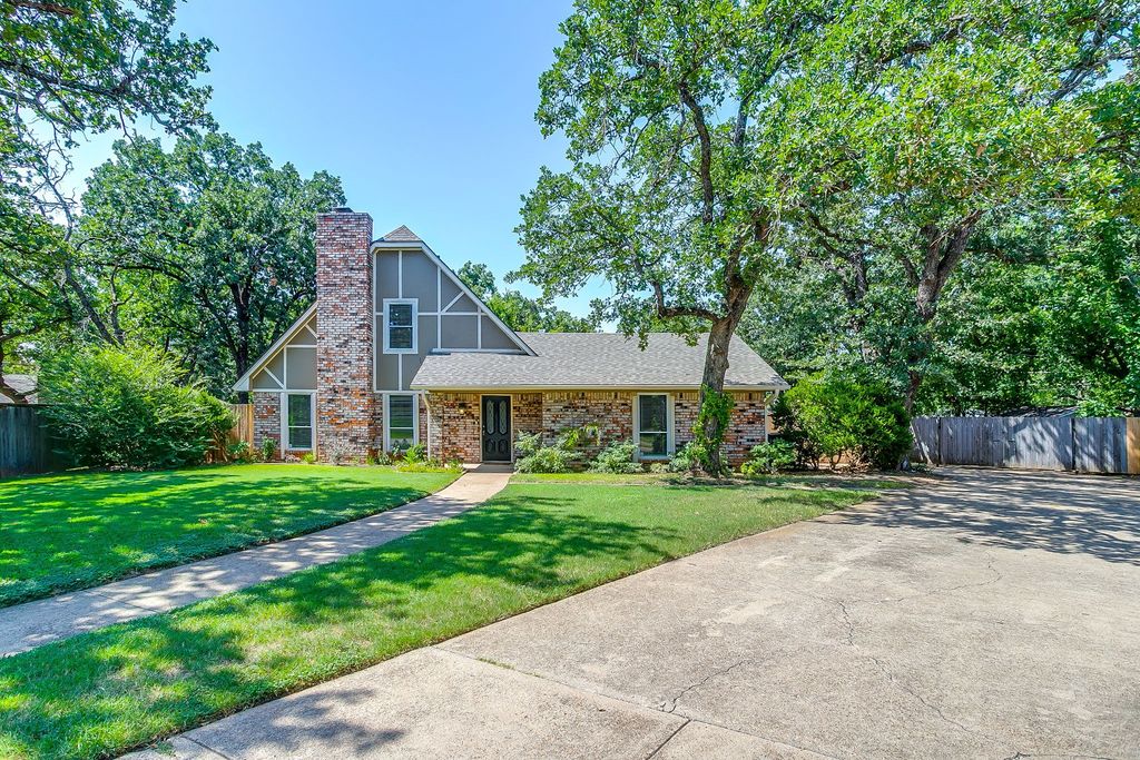 5716 Tumbleweed Court, Arlington, TX 76017