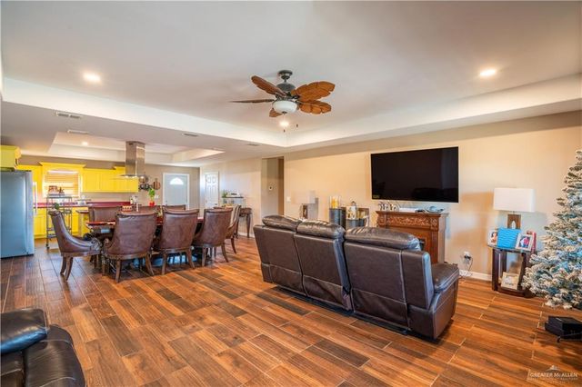 21604 N Val Verde Road, Edinburg, TX 78542