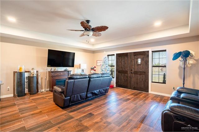 21604 N Val Verde Road, Edinburg, TX 78542