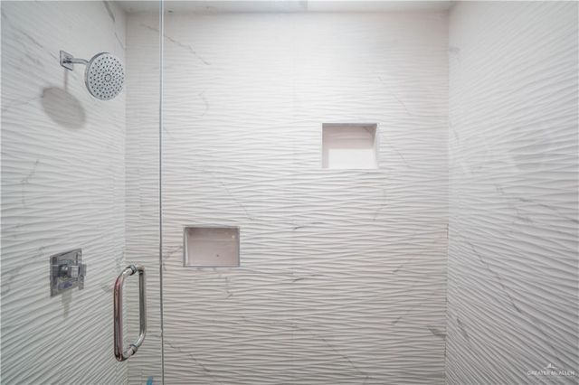 21604 N Val Verde Road, Edinburg, TX 78542