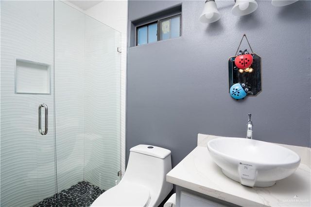 21604 N Val Verde Road, Edinburg, TX 78542