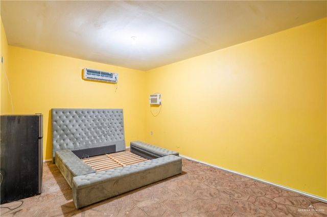 21604 N Val Verde Road, Edinburg, TX 78542