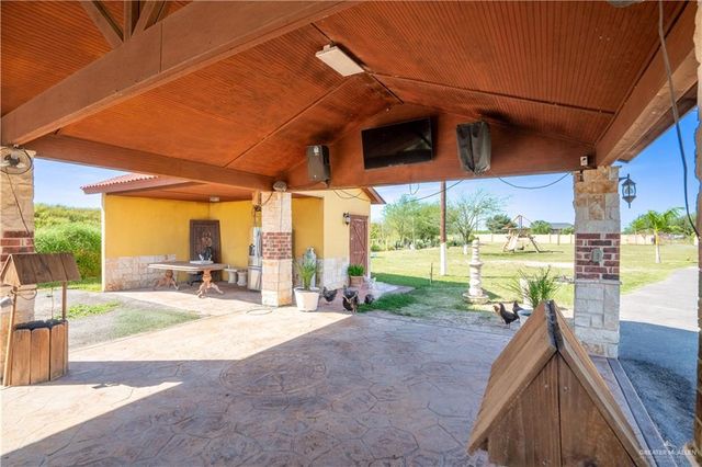 21604 N Val Verde Road, Edinburg, TX 78542