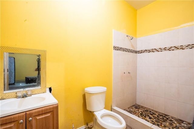 21604 N Val Verde Road, Edinburg, TX 78542