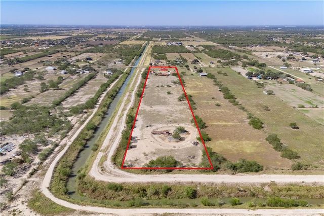 21604 N Val Verde Road, Edinburg, TX 78542