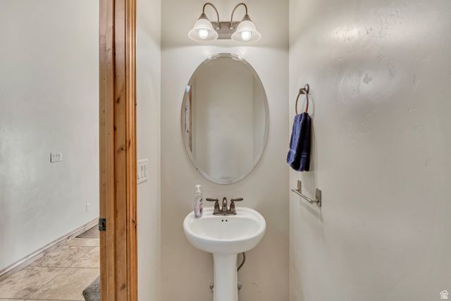 866 S PHEASANT RUN DR, Orem, UT 84058