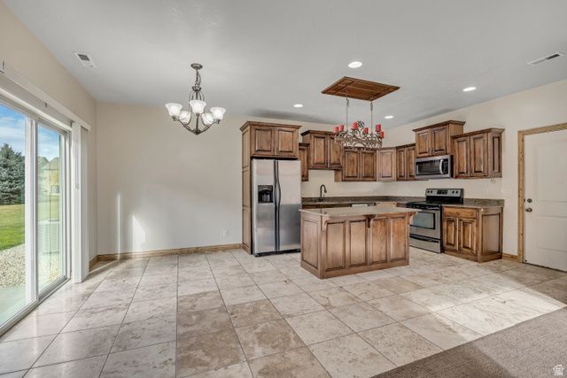 866 S PHEASANT RUN DR, Orem, UT 84058