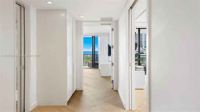 2201 Collins Ave 804, Miami Beach, FL 33139