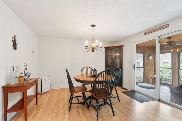 22 Briston Court, Bedford, NH 03110