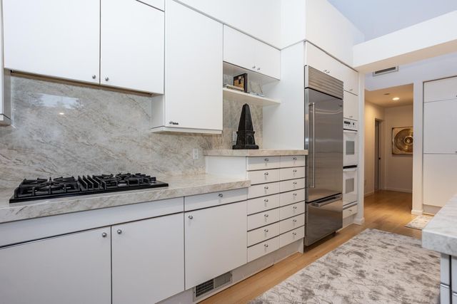 7306 Hillcrest Dr, Modesto, CA 95356