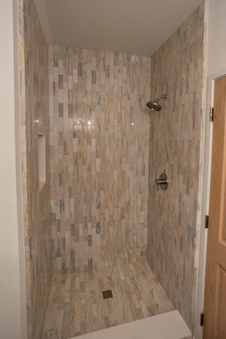 7306 Hillcrest Dr, Modesto, CA 95356