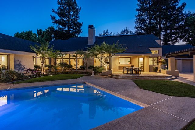 7306 Hillcrest Dr, Modesto, CA 95356