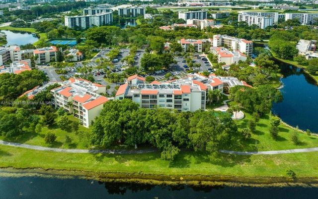 2314 S Cypress Bend Drive Unit 313, Pompano Beach, FL 33069