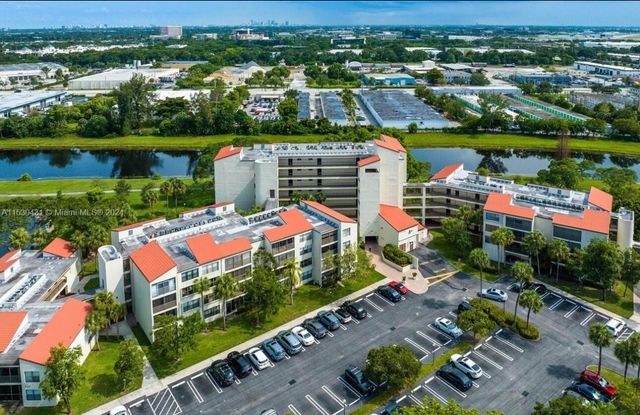 2314 S Cypress Bend Drive Unit 313, Pompano Beach, FL 33069