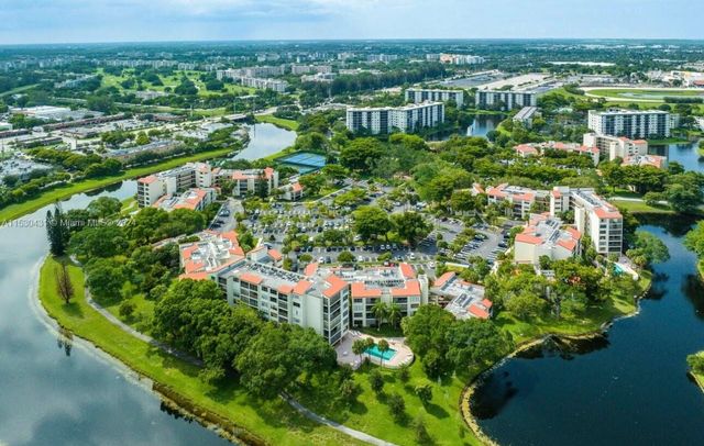 2314 S Cypress Bend Drive Unit 313, Pompano Beach, FL 33069