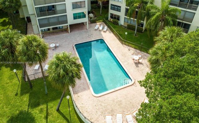 2314 S Cypress Bend Drive Unit 313, Pompano Beach, FL 33069