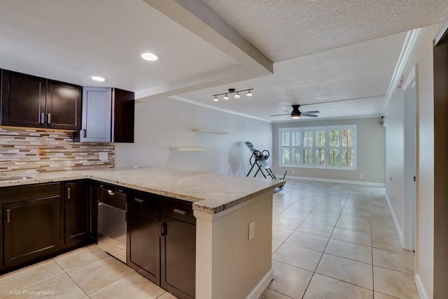 2314 S Cypress Bend Drive Unit 313, Pompano Beach, FL 33069