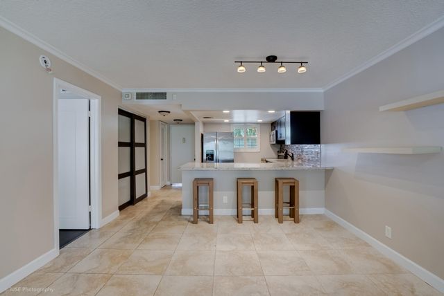 2314 S Cypress Bend Drive Unit 313, Pompano Beach, FL 33069