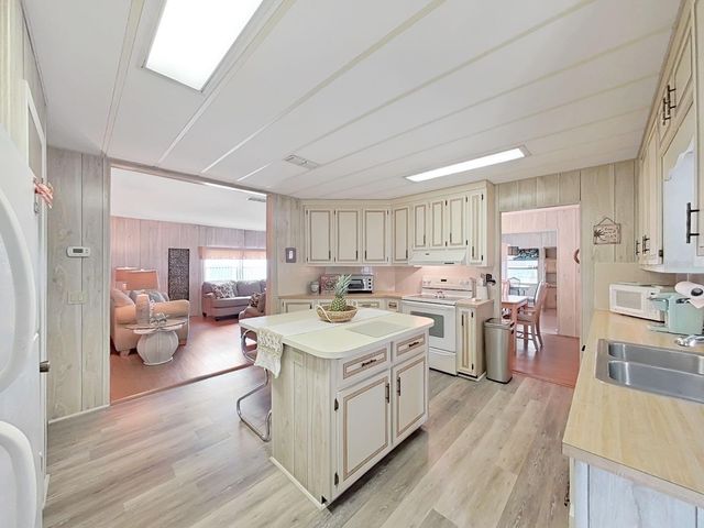 12501 ULMERTON ROAD 216, Largo, FL 33774