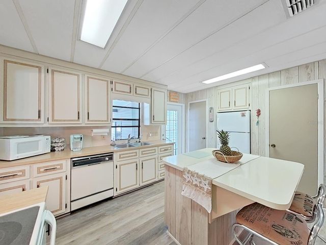 12501 ULMERTON ROAD 216, Largo, FL 33774