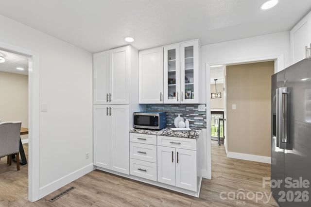 65 Beechwood Road, Asheville, NC 28805