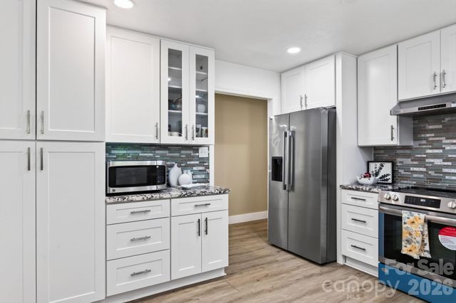 65 Beechwood Road, Asheville, NC 28805