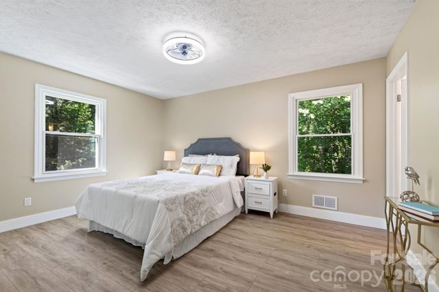 65 Beechwood Road, Asheville, NC 28805