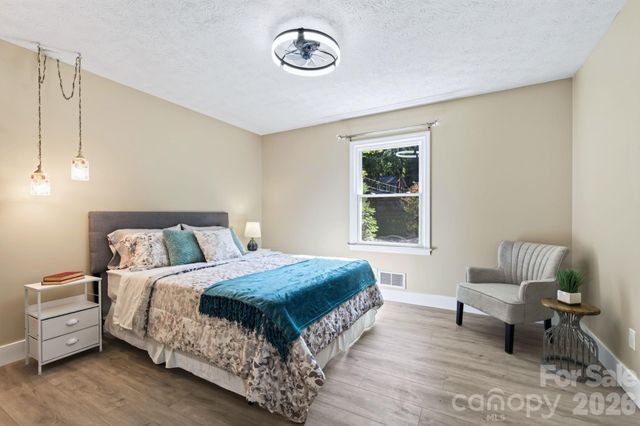65 Beechwood Road, Asheville, NC 28805