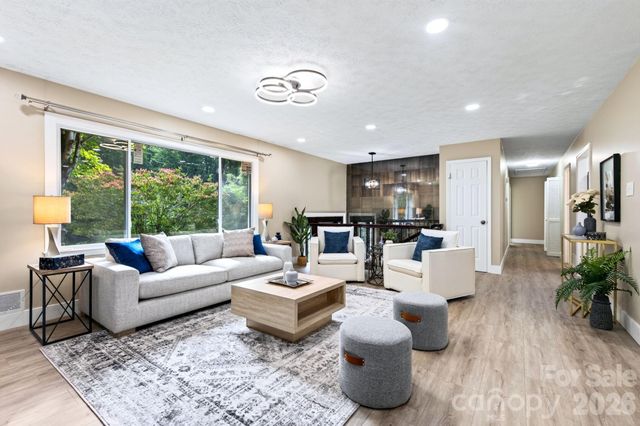 65 Beechwood Road, Asheville, NC 28805
