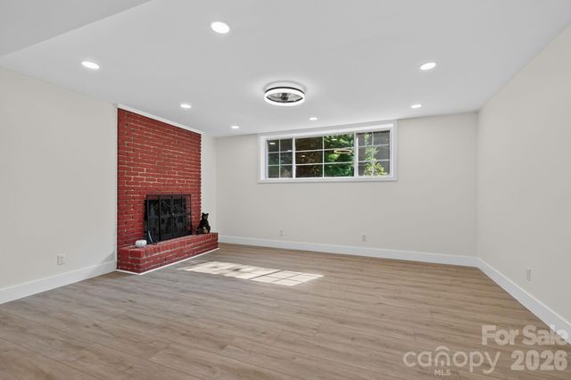 65 Beechwood Road, Asheville, NC 28805