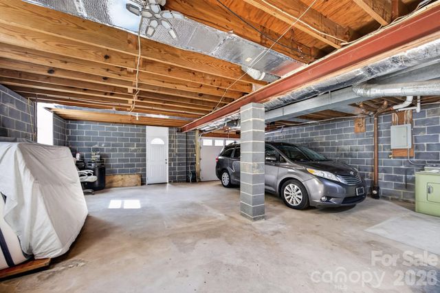 65 Beechwood Road, Asheville, NC 28805
