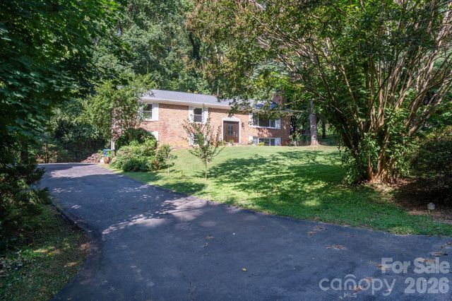 65 Beechwood Road, Asheville, NC 28805