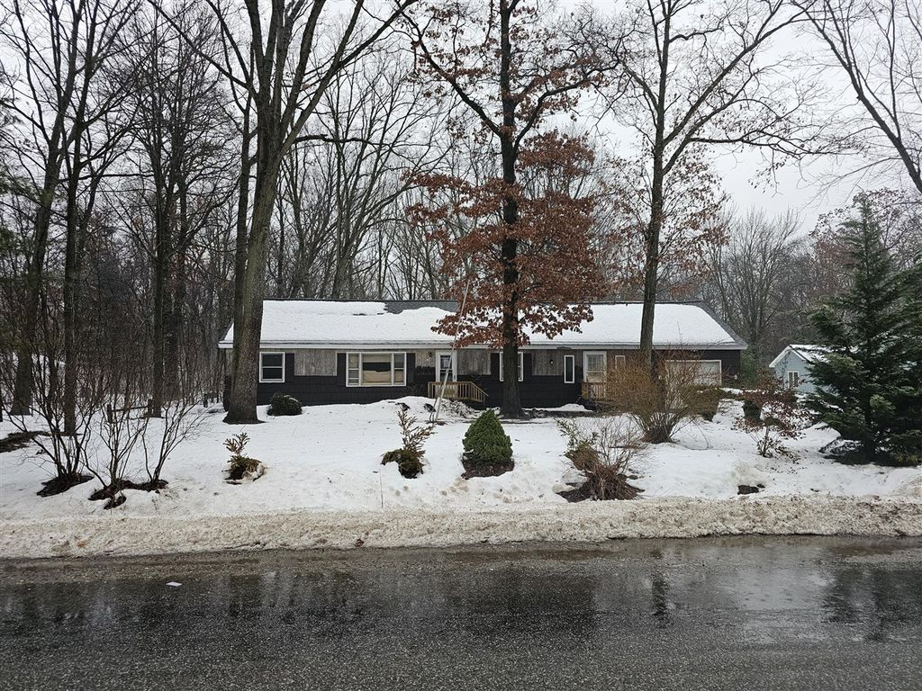 1560 S Brooks Road, Muskegon, MI 49442