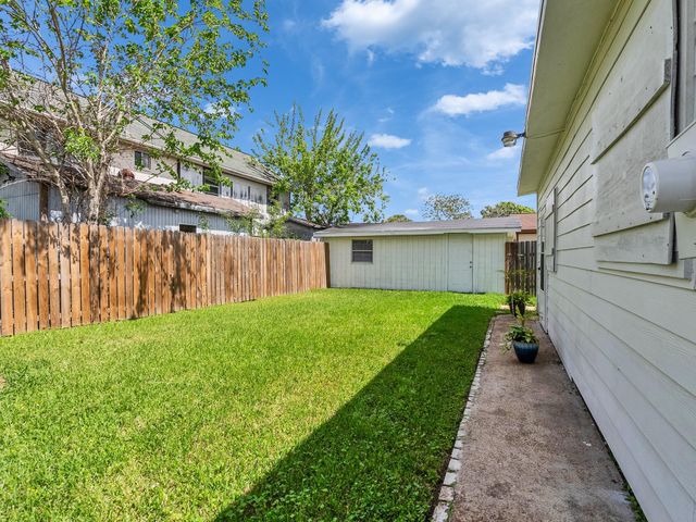 7426 Nightingale Circle, Texas City, TX 77591