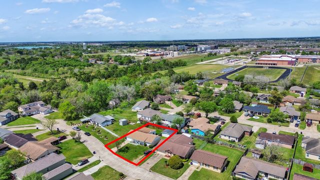 7426 Nightingale Circle, Texas City, TX 77591