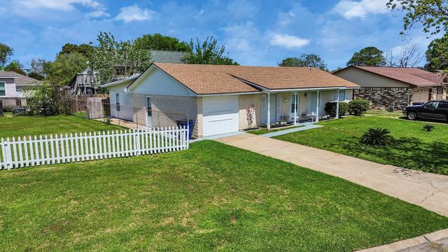 7426 Nightingale Circle, Texas City, TX 77591