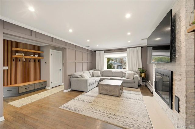 20 Van Buren Place, White Plains, NY 10603