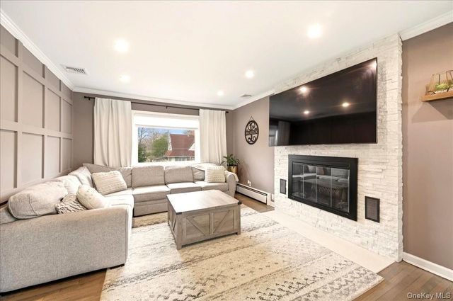 20 Van Buren Place, White Plains, NY 10603