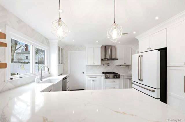 20 Van Buren Place, White Plains, NY 10603