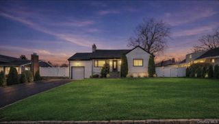 20 Van Buren Place, White Plains, NY 10603