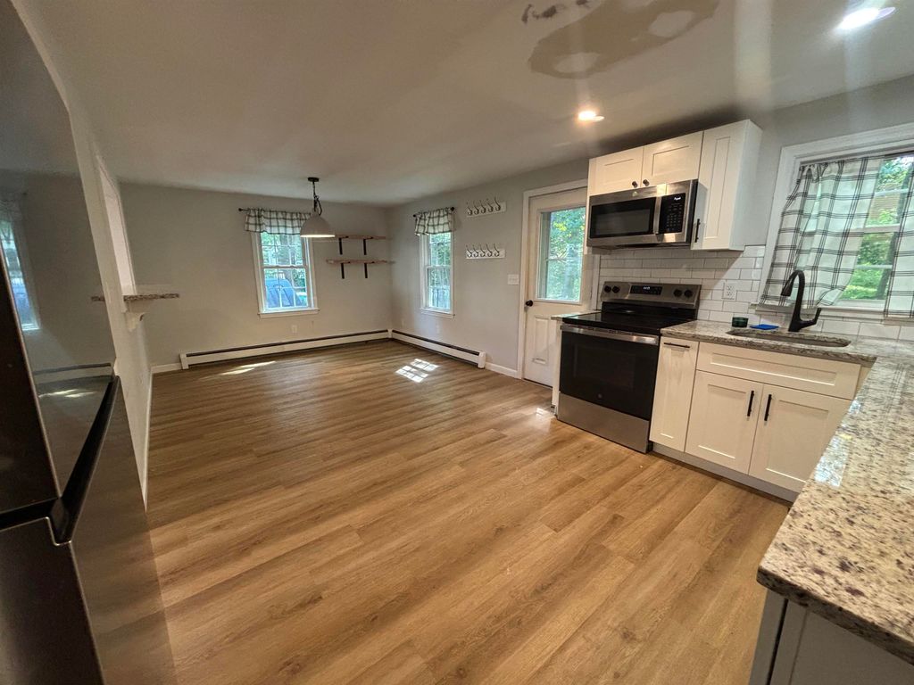 Image 2 of property listing at 401 High St # 1, Hampton, NH 03842