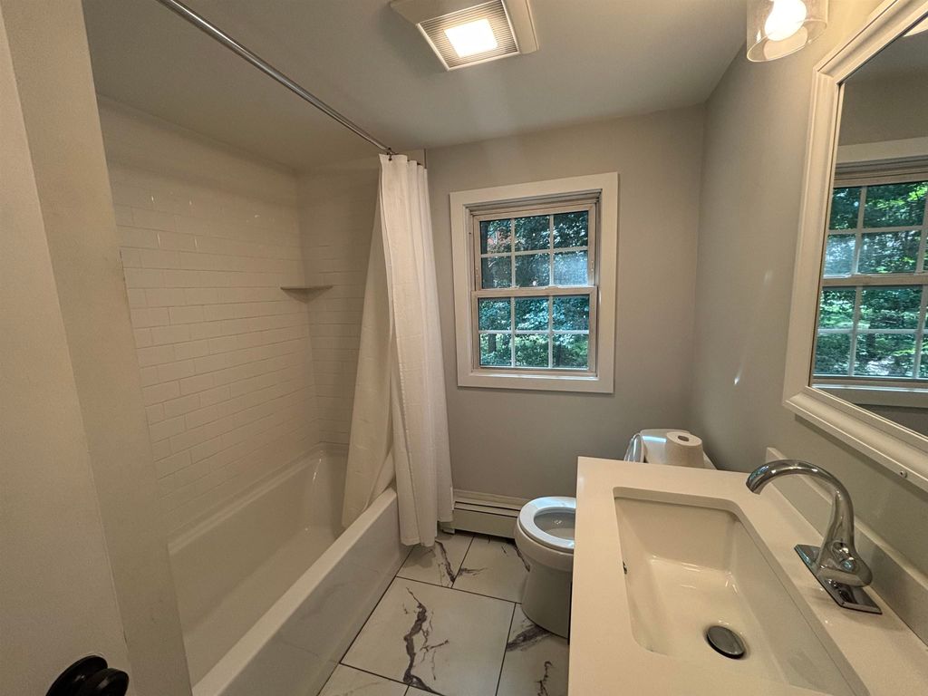 Image 17 of property listing at 401 High St # 1, Hampton, NH 03842