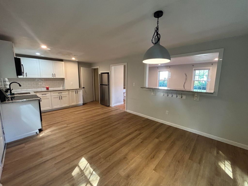 Image 4 of property listing at 401 High St # 1, Hampton, NH 03842