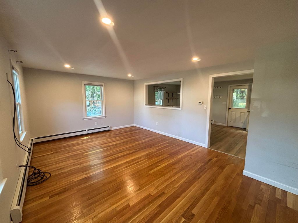 Image 6 of property listing at 401 High St # 1, Hampton, NH 03842