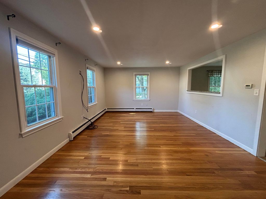 Image 7 of property listing at 401 High St # 1, Hampton, NH 03842