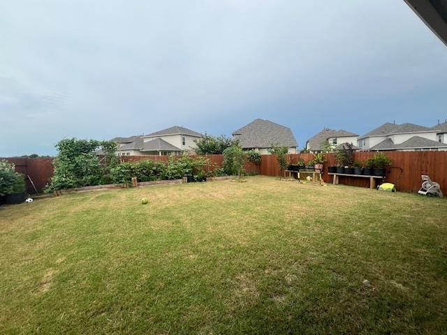 120 Lenera DR, Liberty Hill, TX 78642