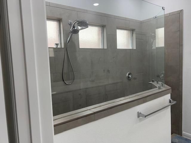 120 Lenera DR, Liberty Hill, TX 78642