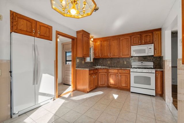 191 Linwood Ave, Newton, MA 02460