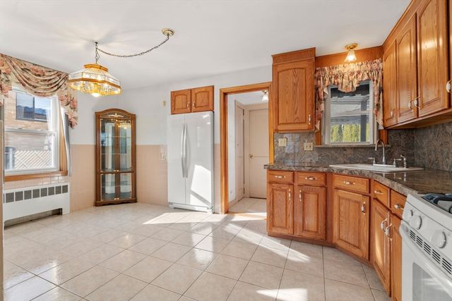 191 Linwood Ave, Newton, MA 02460